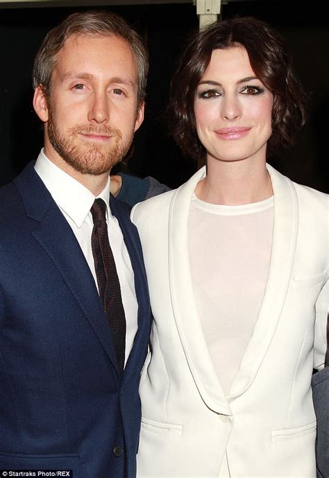 anne hathaway images husband